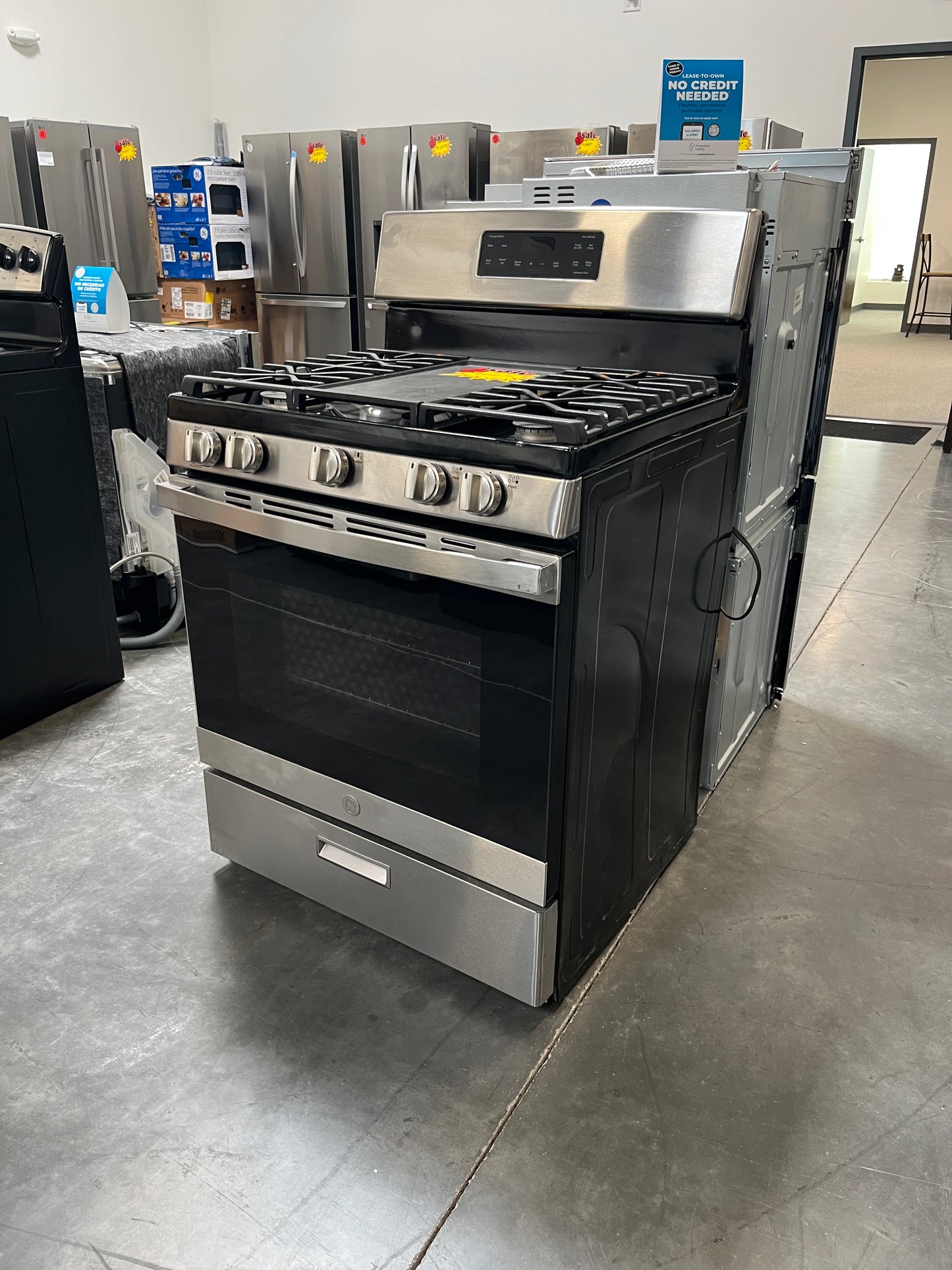 GE® 30" Free-Standing Self-Clean Electric Range